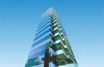 Prédio 4.427 m², 15 pavimentos, 20 banheiros, 03 subsolos e 128 vagas de garagem.  excelente localização á 7 minutos andando para a estação do metrô