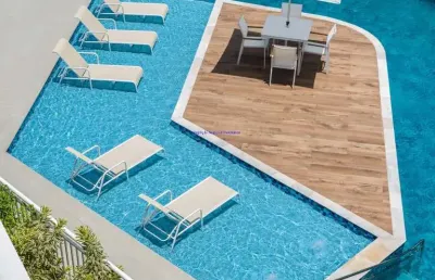 Studio mobiliado 37m², 01 dormitório, 01 banheiro e 01 vaga na garagem.  condomínio com portaria, segurança 24hrs, piscina, academia e salão de festa