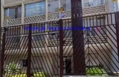 Apartamento 43m², 01 dormitório e 01 banheiro.  condomínio com portaria 24hrs.  excelente localização entre as ruas guaianazes, conselheiro nébias e c