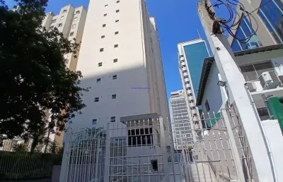 Apartamento 70m², 02 dormitórios, 01 banheiro e 01 vaga de garagem.  condomínio com portaria, segurança, piscina, academia, churrasqueira