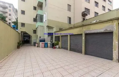 Apartamento 78m², 02 dormitórios, 01 banheiro e 01 vaga de garagem.  condomínio com portaria e segurança.  excelente localização