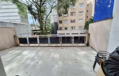 Apartamento 70m², 01 dormitório, 02 banheiros, 01 área de serviço e quintal.   excelente localização, à 9 minutos caminhando da estação do metrô