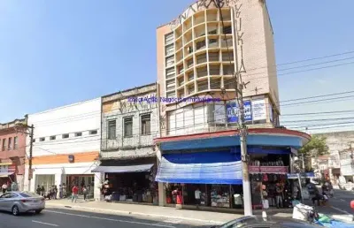 Loja  714m² e 02 banheiros.  excelente localização entre as ruas brigadeiro machado, cavalheiro e hipódromo.