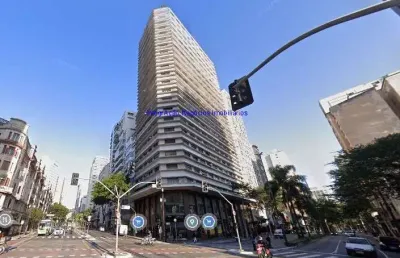 Apartamento 150m², 03 dormitórios e 02 banheiros.  condomínio com portaria e segurança.  excelente localização á 5 minutos andando para a estação