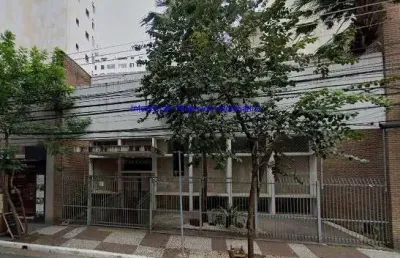 Loja 325m²,  01 copa e 03 banheiros.  excelente localização entre as ruas doutor cândido espinheira, traipu e avenida general olímpio da silveira.