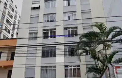 Condomínio com portaria e zelador.  excelente localização á 8 minutos andando para a estação do metrô higienópolis-mackenzie; entre as ruas augusta,