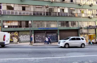 Loja 110m² e 01 banheiro.  excelente localização á 3 minutos andando para a estação do metrô sé; entre as ruas roberto simonsen e doutor bitencourt