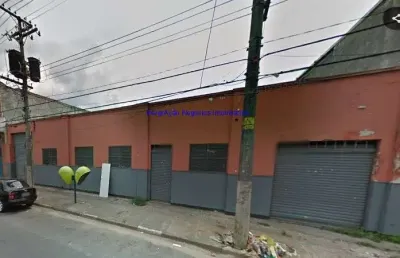 Terreno 1.700m² e 02 banheiros.  excelente localização wandenkolk, do lirismo e avenida do estado.  todas as informações aqui anunciadas são fornecida