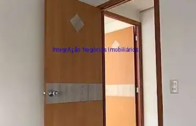 Conjunto comercial 32m², 02 banheiros e 01 vaga de garagem.  condomínio com recepção e portaria.  excelente localização entre a rua dos ingleses,