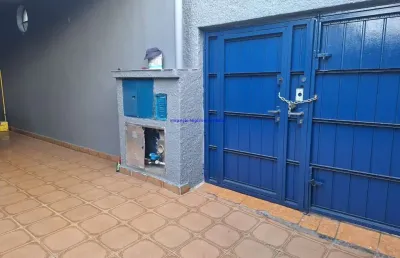 Casa 400m², 03 salas e 04 vagas de garagem.  excelente localização, á 9 minutos andando para a estação do metrô sumaré; entre as ruas monsenhor