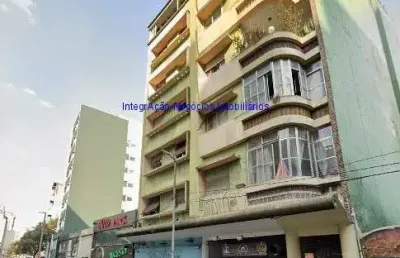 Apartamento 108m², 03 dormitórios e 01 banheiro.  condomínio com portaria e segurança.  excelente localização