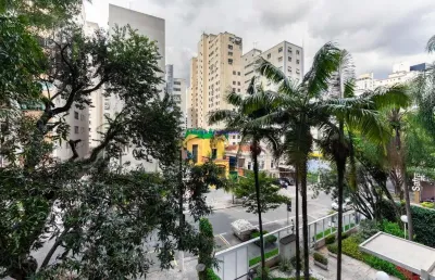 Apartamento 228,32m², 04 dormitórios (sendo 01 suíte), 03 banheiros, 02 vagas de garagem e dependência de empregada.  condomínio com portaria