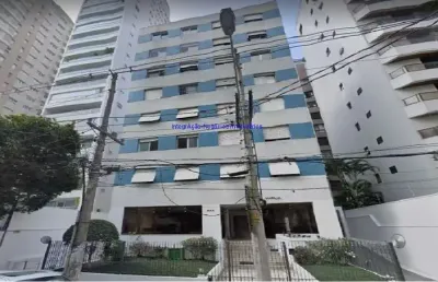 Apartamento 65m², 02 dormitórios (mais 01 de serviço), 02 banheiros, 01 vaga de garagem. bem iluminado e com armários.
