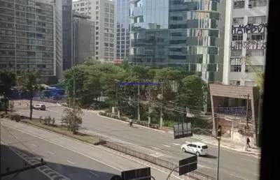 Apartamento 91,53, 02 dormitórios, 01 banheiro e 01 dependência de empregada.  excelente localização á 5 minutos andando para a estação do metrô