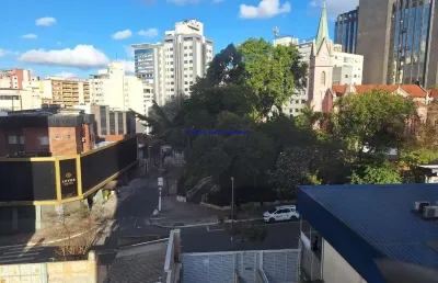Apartamento com 100m², 02 dormitórios, 02 banheiros e 01 vaga na garagem.   condomínio com segurança e portaria 24 horas.