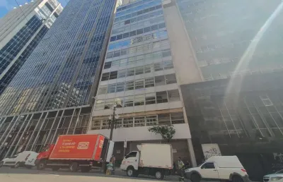 Conjunto comercial 513,14m² e 02 banheiros.  condomínio com recepção e segurança.  excelente localização á 5 minutos andando para a estação do metrô