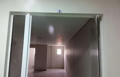 Sala comercial à venda na rua vinte e cinco de agosto, 490, centro, pinhais, 33 m2 por r$ 210.000
