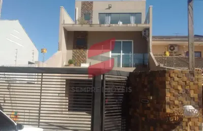 Casa com 3 quartos à venda na rua uniflor, 203, centro, pinhais, 305 m2 por r$ 750.000