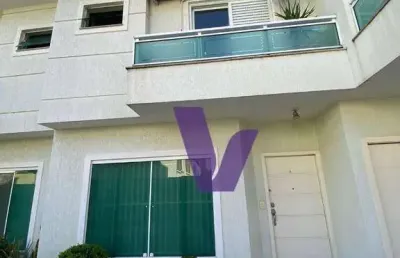 Charmosa casa em condominio fechado no jd são paulo