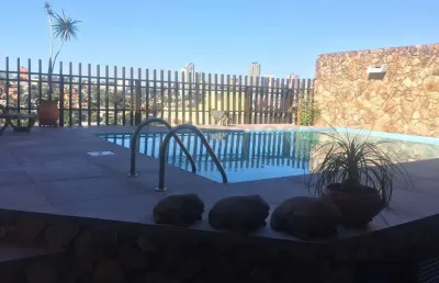 Excelente casa residencial e comercial muito bem localizada na av pedro adams filho