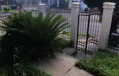 Sobrado triplex 5 quartos sendo 2 suítes para venda no bairro jardim itu-sabará em porto alegre