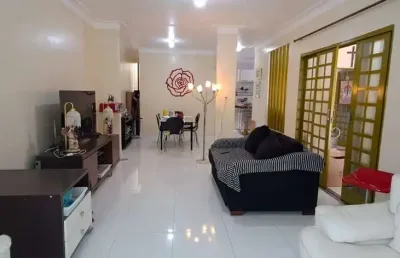 Casa de 2 pavimentos em alameda bairro do souza! área privativa de 138m². 01 vaga de garagem.