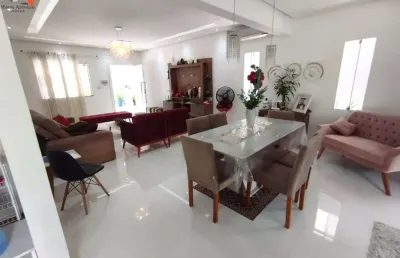 Casa térrea com 3 quartos sendo 2 suítes! área total de 450m²