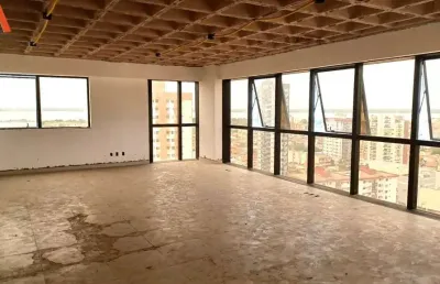 Salas comercias  no bairro de batista campos! área total de 303m². vagas de garagem rotativas.