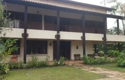 Chácara com 4 suítes no bairro da guanabara! área privativa de 1.104m². área total de 5.984m². vaga de estacionamento para 30 carros. nascente.