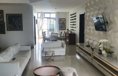 Apartamento com 4 suítes no bairro de batista campos! área privativa de 270m². 02 vagas de garagem. nascente.