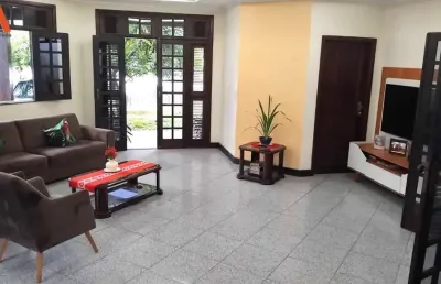 -cop 30 - casa de 2 pavimentos com 4 suítes na av. joão paulo ii. -área privativa de 300m³. -área total de 480m². -02 vagas de garagem.