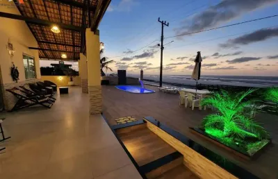 -cop 30 - casa mobiliada na beira mar em salinas (farol velho)! -área privativa de 684,72m². -área total do terreno é de 8.849,42m². -10 vagas de gara