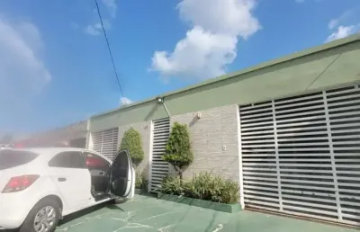 Casa (porteira fechada) com 4 quartos sendo 2 suites no conjunto medici medindo 290m²