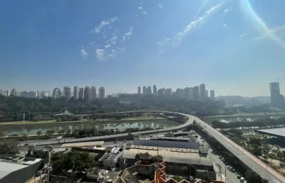 Lindo apartamento com varanda e vista livre para o parque burle marx