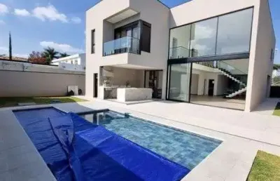 Casa venda centro de alphaville 4 suites amplas sendo 1 master . localização excelente.