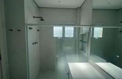 Oportunidade centro de alphaville. 600 metros 4 suítes. piscinas - churrasqueira e elevador.