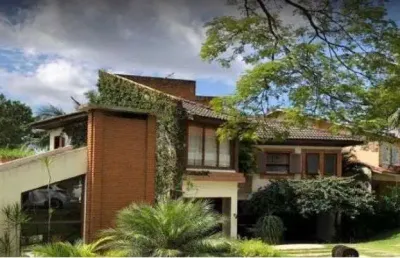 Maravilhosa propriedade de esquina no residencial 10 alphaville.