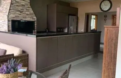 Alphaville , casa de condomínio para venda com 300 metros quadrados com 4 lindas suites .