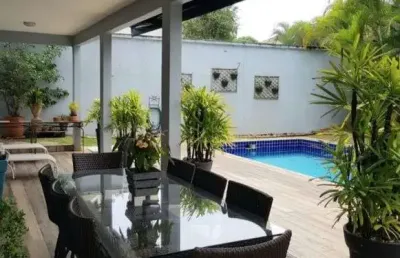 Residencial 11 . maravilhosa casa há venda 4 amplas suítes. piscina e churrasqueira.