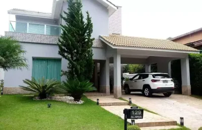 Casa para venda com 300 metros quadrados com 4 quartos
