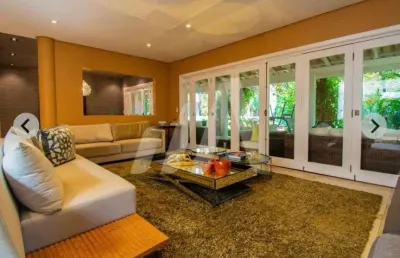 Oportunidade , linda casa para aluguel com 800 metros e 4 lindas suítes mobiliada.