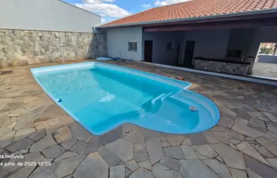Casa com 2 quartos para alugar na Rua João Thomaz de Almeida, Vila Rodrigues Alves, Botucatu
