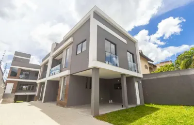 Sobrado triplex com 3 quartos no tingui em curitiba
