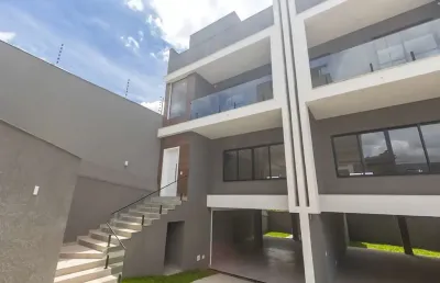 Sobrado triplex com 4 quartos no tingui em curitiba