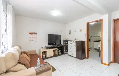 Sobrado à venda em condomínio no bairro alto em curitiba com sala comercial
