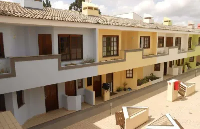 Casa - sobrado com 3 quartos para alugar - agua verde