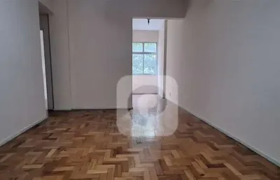 Excelente apartamento com 03 quartos e vaga colado ao metrô saens pena