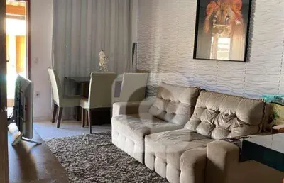 Selecione - casa de condomínio 2 quartos, sendo 1 suíte