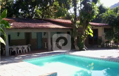 Taquara jacarepaguá 3 casas total 727m² em terreno de 3380m² sendo 24m frente testada a venda 