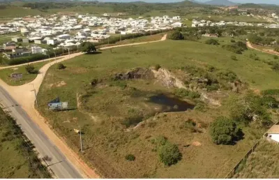 Terreno para alugar, 8500 m² por r$ 8.000,00/mês - fazendinha - araruama/rj